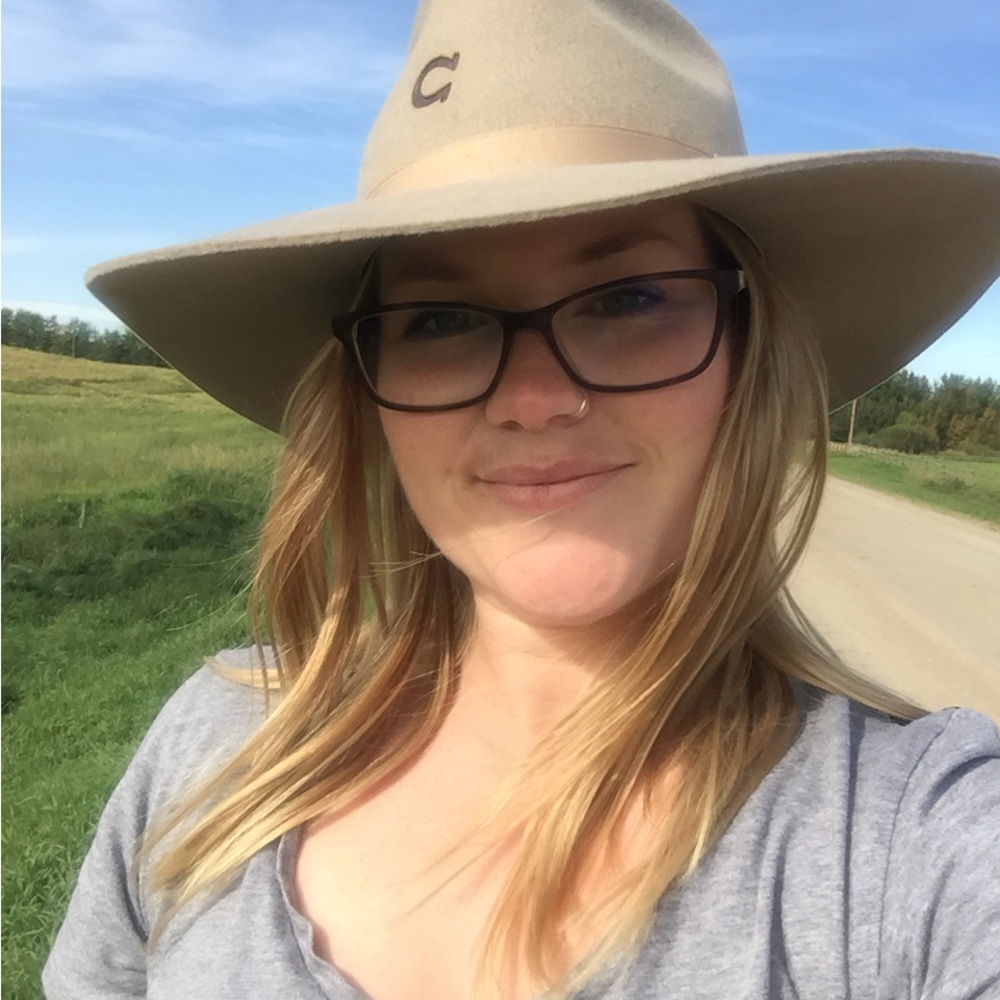 Meet your posher Amy